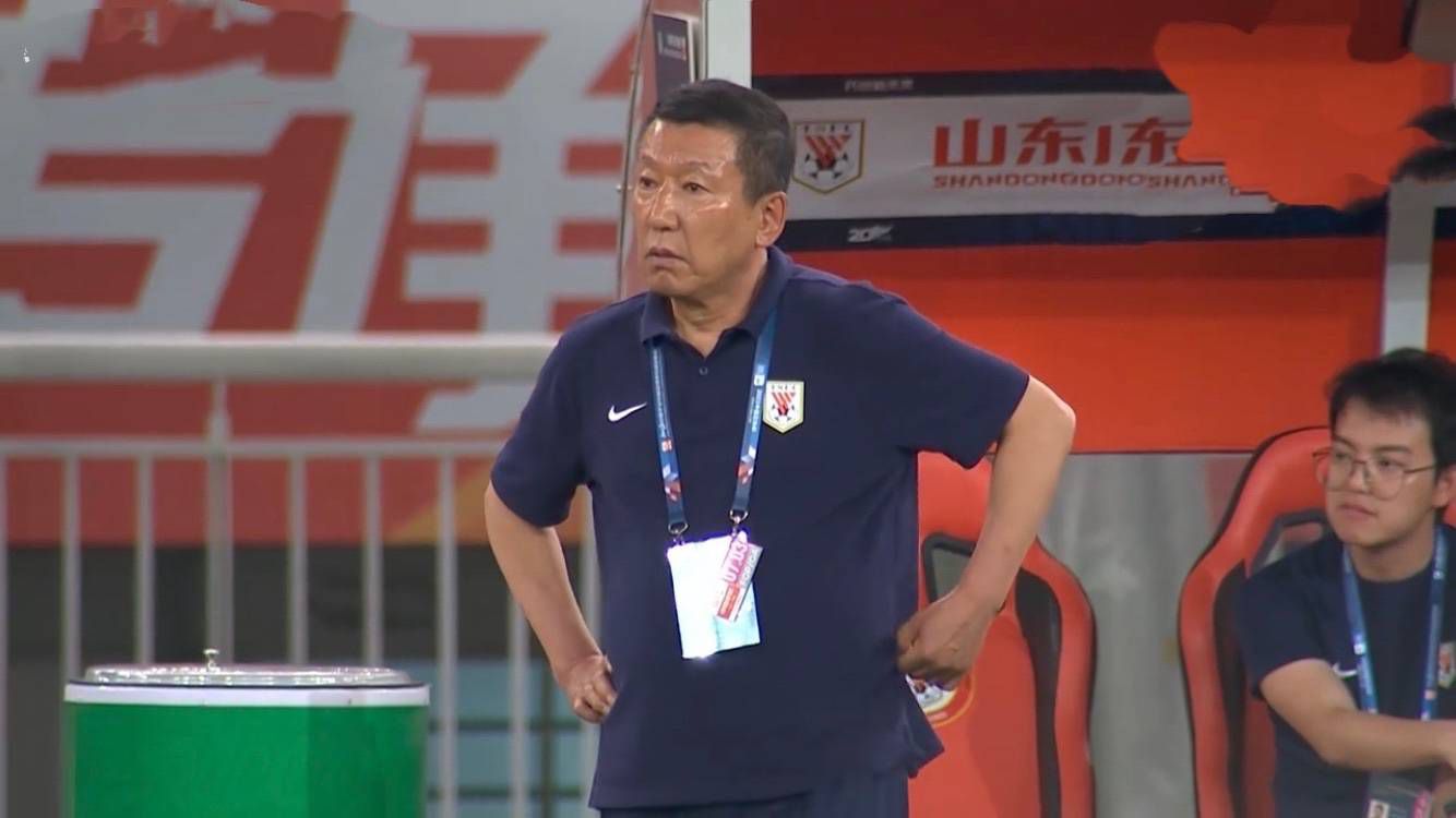 国米希望以800万欧元强制性先租后买的方式引进布坎南，并且基本与布鲁日谈妥，因此现在这笔交易距离达成只差国米主席张康阳同意，并提供资金支持。